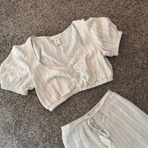 Lost in Lunar matching linen set